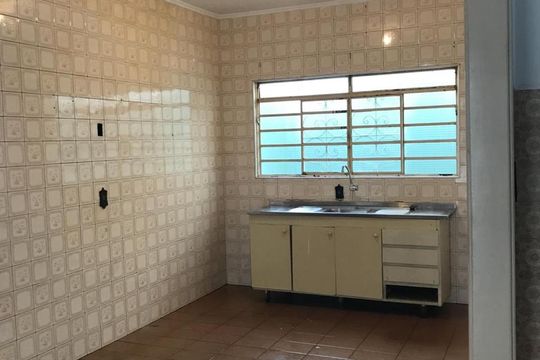 cozinha de casa para alugar com 3 quartos, 130m² em Jardim García, Campinas