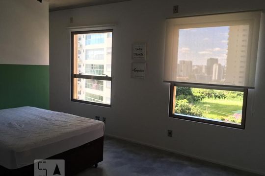 Quarto de apartamento para alugar com 1 quarto, 71m² em Jardim Fonte do Morumbi, São Paulo