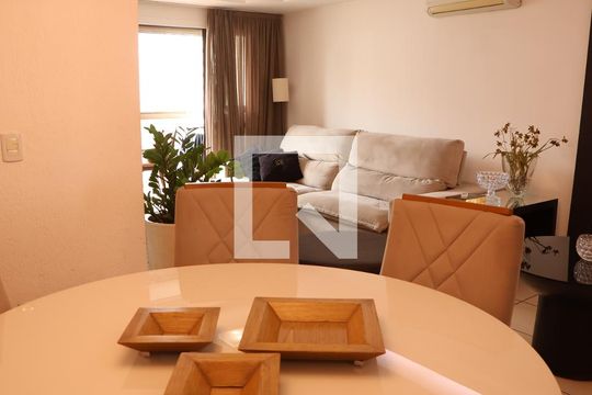 Sala de Jantar de apartamento para alugar com 3 quartos, 102m² em Jardim Goiás, Goiânia