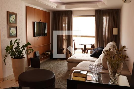 Apartamento para alugar com 3 quartos, 102m² em Jardim Goiás, Goiânia