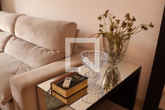 Sala de TV de apartamento para alugar com 3 quartos, 102m² em Jardim Goiás, Goiânia