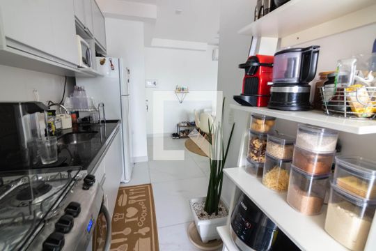 Cozinha  de apartamento à venda com 2 quartos, 67m² em Santo Amaro, São Paulo