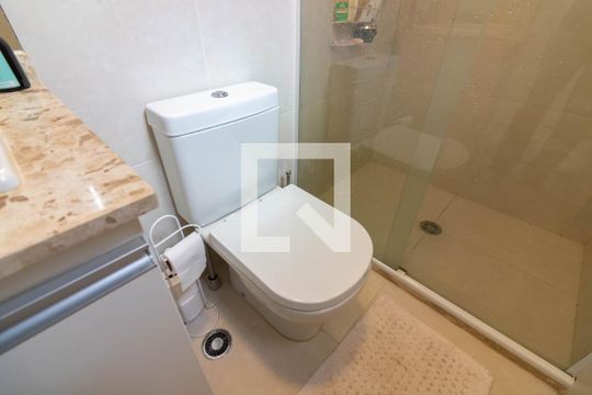 Suíte, banheiro  de apartamento à venda com 2 quartos, 67m² em Santo Amaro, São Paulo
