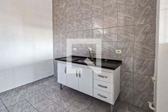 Sala/Cozinha de casa para alugar com 1 quarto, 40m² em Piqueri, São Paulo