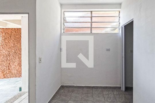 Sala/Cozinha de casa para alugar com 1 quarto, 40m² em Piqueri, São Paulo