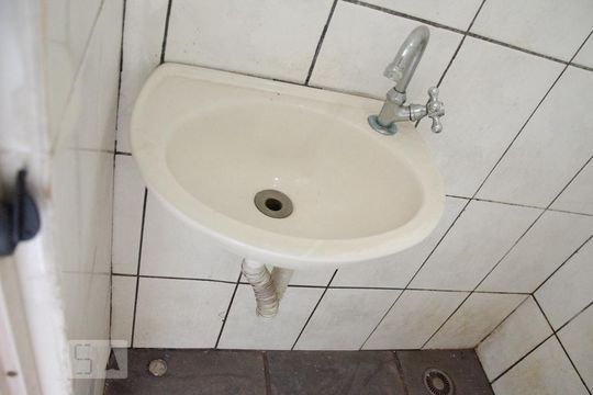 Banheiro de kitnet/studio para alugar com 1 quarto, 20m² em Jardim Japão, São Paulo