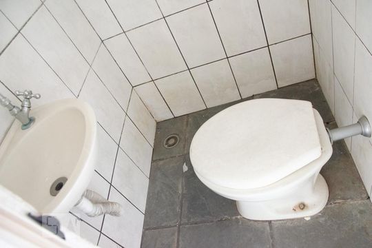Banheiro de kitnet/studio para alugar com 1 quarto, 20m² em Jardim Japão, São Paulo