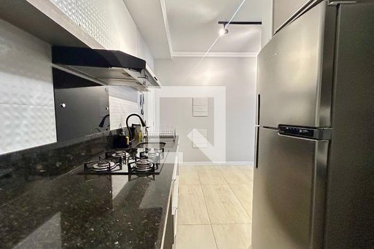 Cozinha  de apartamento para alugar com 1 quarto, 45m² em Campeche, Florianópolis