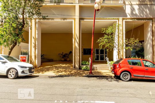 Entrada de kitnet/studio para alugar com 1 quarto, 30m² em Liberdade, São Paulo