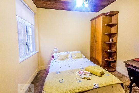 Dormitório4 de casa para alugar com 4 quartos, 180m² em Centro Histórico, Porto Alegre