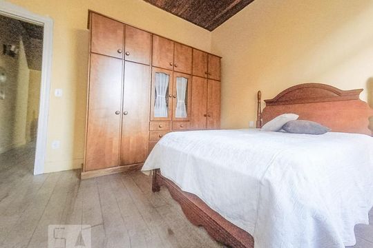 Dormitório2 de casa para alugar com 4 quartos, 180m² em Centro Histórico, Porto Alegre