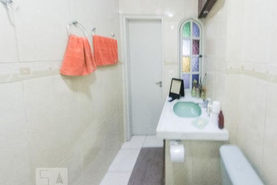 banheiro2 de casa para alugar com 4 quartos, 180m² em Centro Histórico, Porto Alegre
