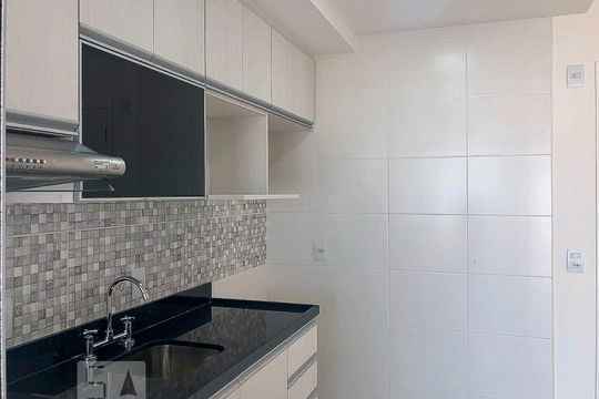 Cozinha de apartamento para alugar com 2 quartos, 74m² em Quarta Parada, São Paulo