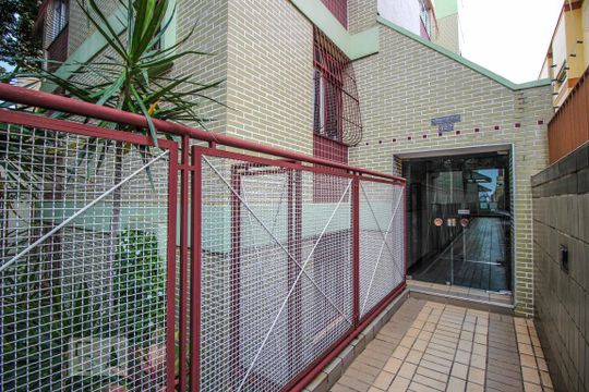 Entrada de apartamento para alugar com 3 quartos, 123m² em Cruzeiro, Belo Horizonte