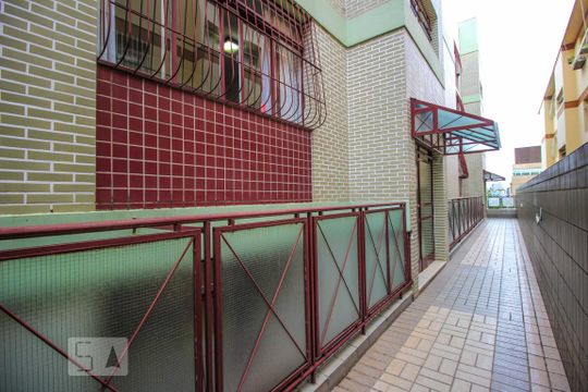 Entrada de apartamento para alugar com 3 quartos, 123m² em Cruzeiro, Belo Horizonte