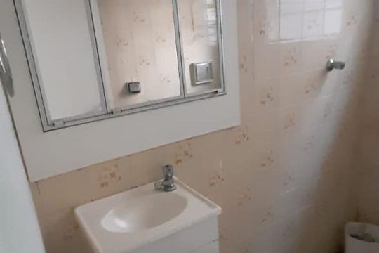 Banheiro de casa à venda com 2 quartos, 70m² em Jardim Bonfiglioli, São Paulo