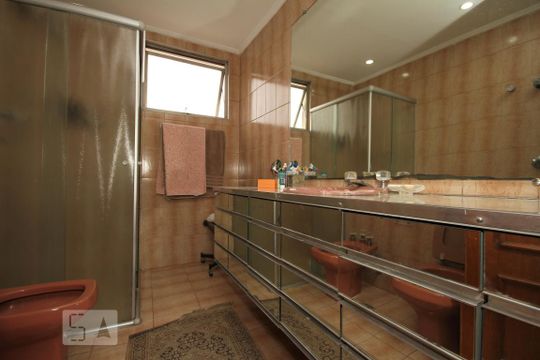 Banheiro de apartamento à venda com 3 quartos, 296m² em Cambuci, São Paulo