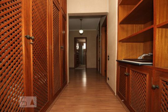 Corredor de apartamento à venda com 3 quartos, 296m² em Cambuci, São Paulo
