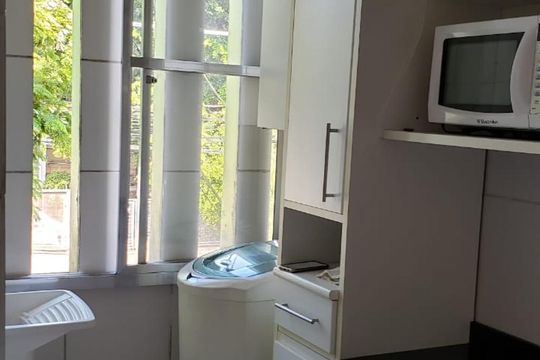 Cozinha de apartamento à venda com 1 quarto, 34m² em Floresta, Porto Alegre