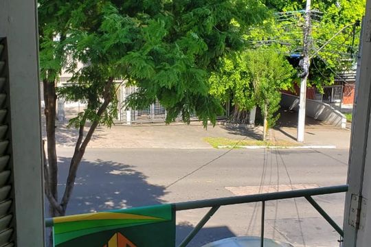 Sacada de apartamento à venda com 1 quarto, 34m² em Floresta, Porto Alegre