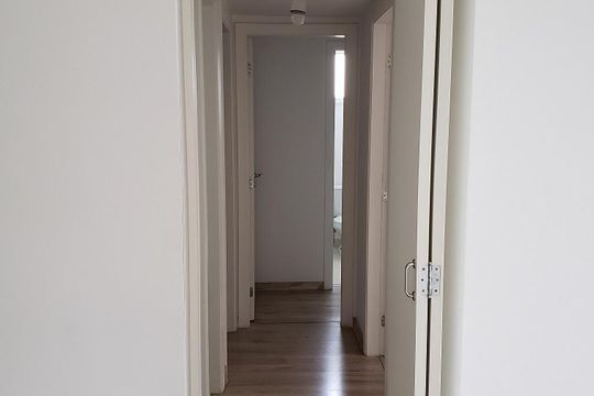 Corredor de apartamento para alugar com 3 quartos, 71m² em Vila Suzana, São Paulo