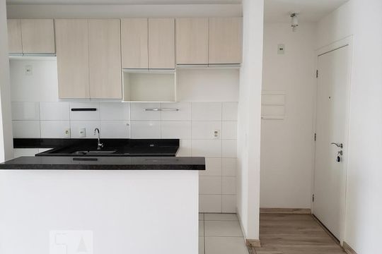Cozinha de apartamento para alugar com 3 quartos, 71m² em Vila Suzana, São Paulo