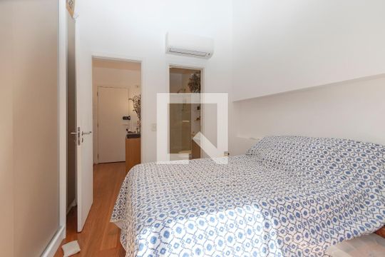 Suíte de apartamento à venda com 1 quarto, 69m² em Santo Amaro, São Paulo