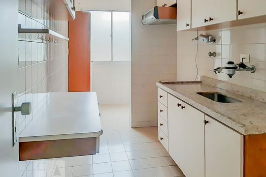 Cozinha  de apartamento à venda com 1 quarto, 46m² em Indianópolis, São Paulo
