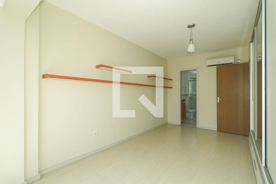 Quarto Suíte de apartamento para alugar com 3 quartos, 105m² em Floresta, Porto Alegre