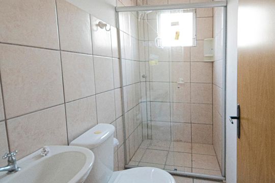 Banheiro de apartamento à venda com 2 quartos, 47m² em Canudos, Novo Hamburgo