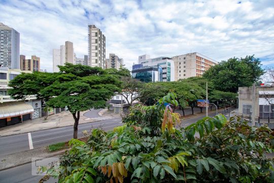 Vista da Rua de apartamento para alugar com 3 quartos, 100m² em Savassi, Belo Horizonte