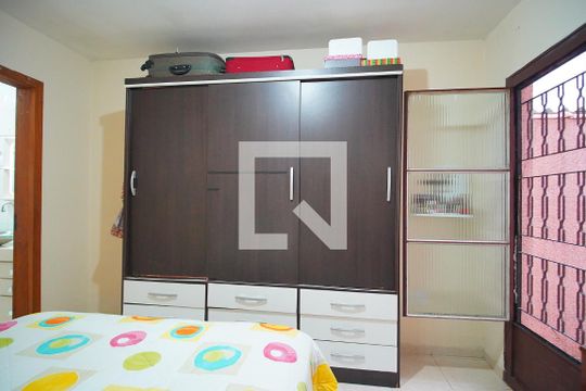 Quarto 1 suite de casa à venda com 4 quartos, 144m² em Vila Ipiranga, Porto Alegre