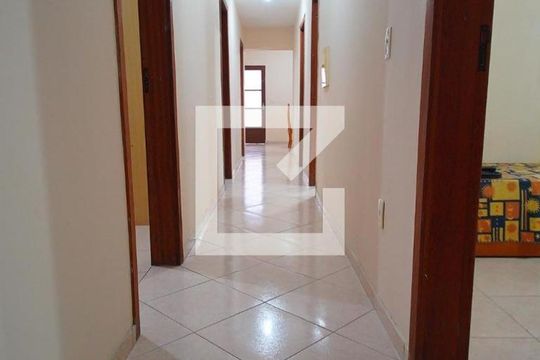 Corredor de casa à venda com 4 quartos, 144m² em Vila Ipiranga, Porto Alegre