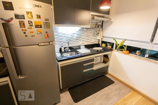 Cozinha de apartamento à venda com 1 quarto, 44m² em Água Branca, São Paulo