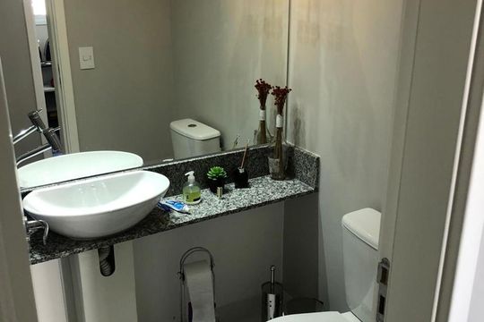 Banheiro Social de apartamento à venda com 2 quartos, 62m² em Vila Anastácio, São Paulo
