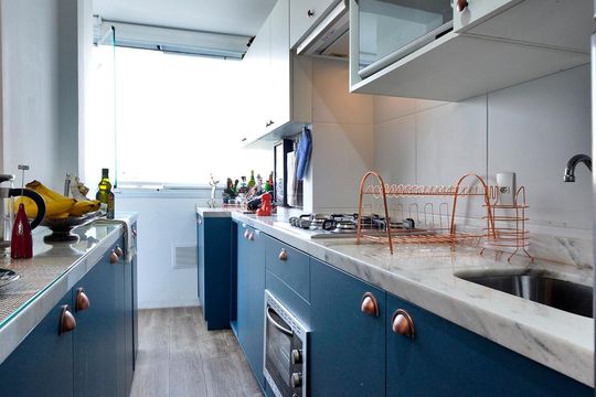 Cozinha e Área de Serviço de apartamento à venda com 2 quartos, 43m² em Barra Funda, São Paulo