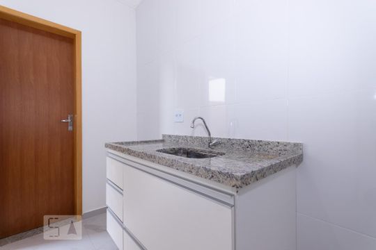 Cozinha de apartamento para alugar com 1 quarto, 40m² em Vila Ré, São Paulo