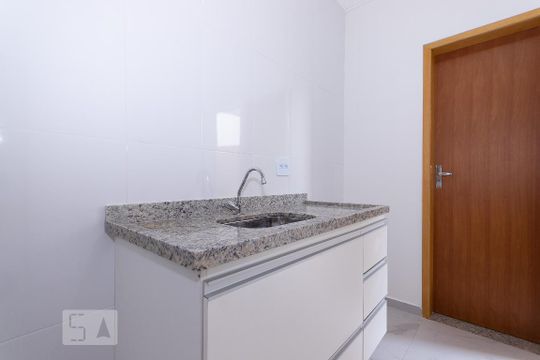 Cozinha  de apartamento para alugar com 1 quarto, 40m² em Vila Ré, São Paulo