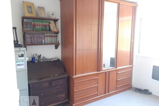 Quarto 2 de apartamento para alugar com 2 quartos, 65m² em Santa Rosa, Niterói