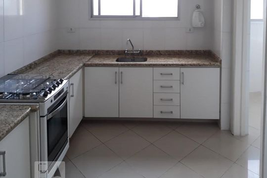 Cozinha de apartamento para alugar com 2 quartos, 74m² em Jaguaribe, Osasco