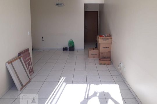Sala de apartamento para alugar com 2 quartos, 74m² em Jaguaribe, Osasco