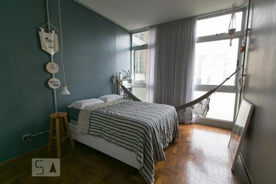 Quarto Suíte de apartamento para alugar com 1 quarto, 50m² em Lourdes, Belo Horizonte
