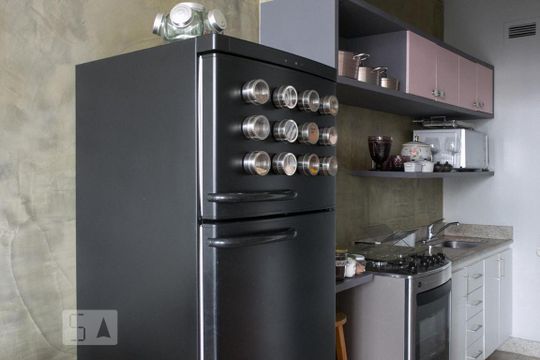 Cozinha de apartamento para alugar com 1 quarto, 50m² em Lourdes, Belo Horizonte