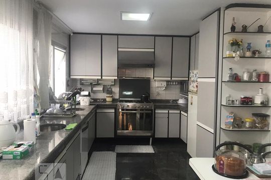 Cozinha de casa à venda com 4 quartos, 700m² em Vila Sônia, São Paulo