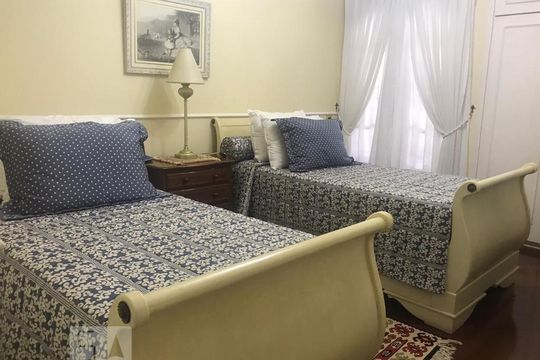 Quarto de casa à venda com 4 quartos, 700m² em Vila Sônia, São Paulo