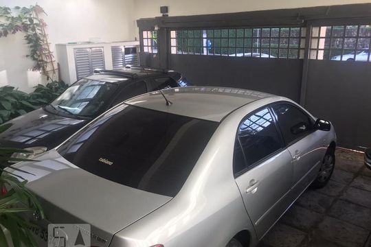 Garagem de casa à venda com 4 quartos, 700m² em Vila Sônia, São Paulo