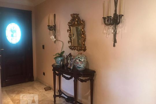 Detalhe de casa à venda com 4 quartos, 700m² em Vila Sônia, São Paulo