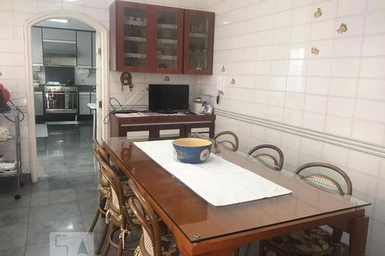 Sala de casa à venda com 4 quartos, 700m² em Vila Sônia, São Paulo