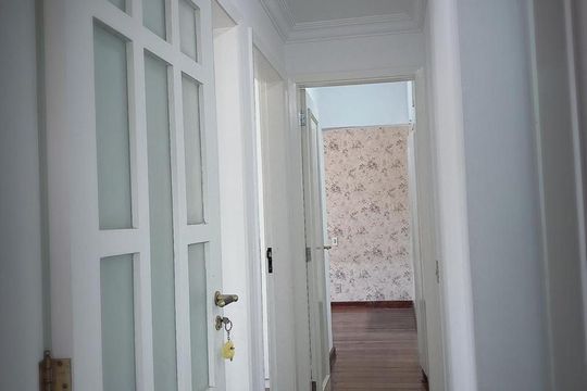 Corredor de apartamento à venda com 3 quartos, 80m² em Vila Madalena, São Paulo
