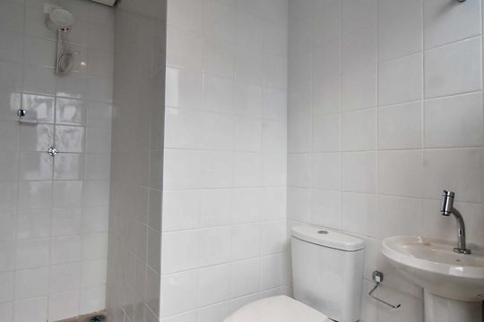 Banheiro - Condomínio de apartamento para alugar com 1 quarto, 15m² em Santo Amaro, São Paulo